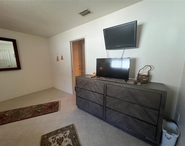 3177 Clifford Street - Photo Thumbnail 15