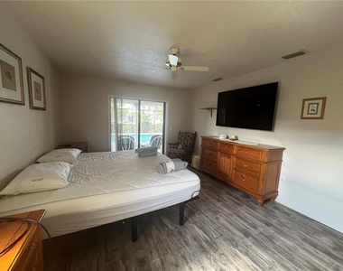 3177 Clifford Street - Photo Thumbnail 10