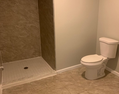 1410 Stratford Avenue - Photo Thumbnail 5