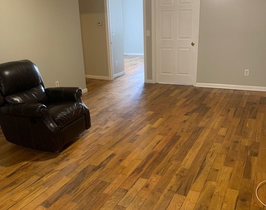 1410 Stratford Avenue - Photo Thumbnail 1