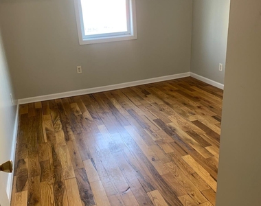 1410 Stratford Avenue - Photo Thumbnail 3