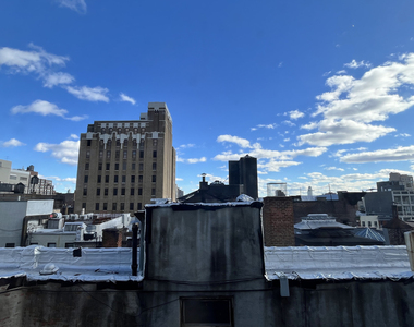 East 12th Street - Photo Thumbnail 7