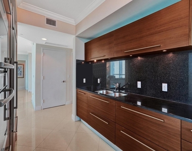 101 S Fort Lauderdale Beach Boulevard - Photo Thumbnail 29