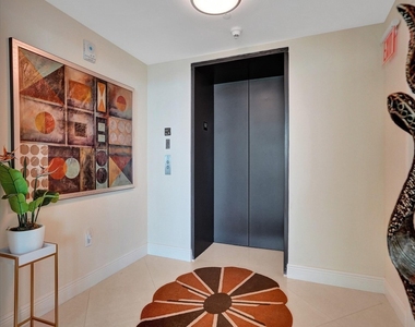 101 S Fort Lauderdale Beach Boulevard - Photo Thumbnail 2