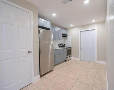 508 N 23rd Street - Photo Thumbnail 4