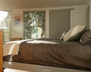 558 Cliff Drive - Photo Thumbnail 13