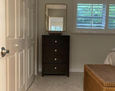 1202 Palm Trail - Photo Thumbnail 25