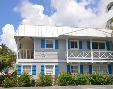 1202 Palm Trail - Photo Thumbnail 28