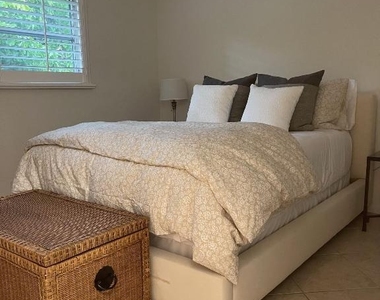 1202 Palm Trail - Photo Thumbnail 24