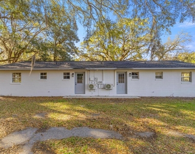 403 Ne 26th Court - Photo Thumbnail 15