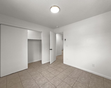 403 Ne 26th Court - Photo Thumbnail 11