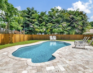 804 Foxpointe Circle - Photo Thumbnail 41