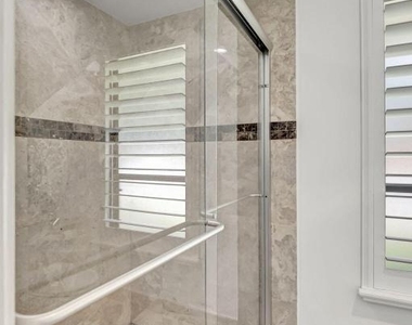 804 Foxpointe Circle - Photo Thumbnail 31