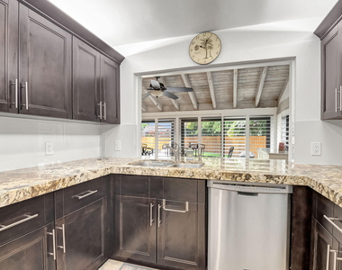 804 Foxpointe Circle - Photo Thumbnail 28