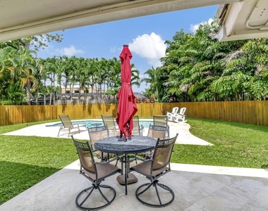 804 Foxpointe Circle - Photo Thumbnail 33
