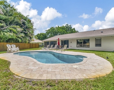 804 Foxpointe Circle - Photo Thumbnail 39