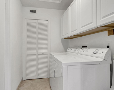 804 Foxpointe Circle - Photo Thumbnail 31
