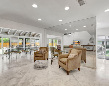 804 Foxpointe Circle - Photo Thumbnail 21