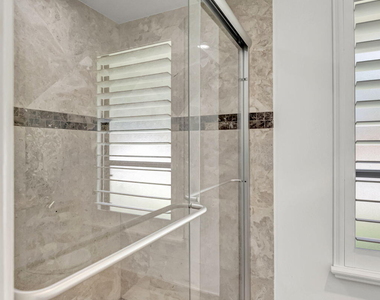 804 Foxpointe Circle - Photo Thumbnail 41