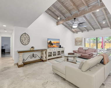 804 Foxpointe Circle - Photo Thumbnail 17