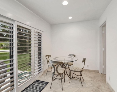 804 Foxpointe Circle - Photo Thumbnail 20