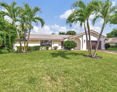 804 Foxpointe Circle - Photo Thumbnail 2