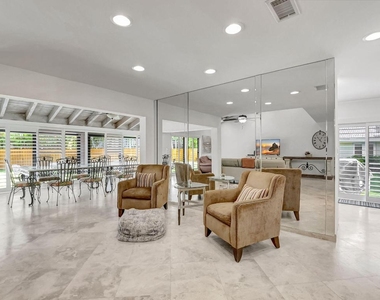 804 Foxpointe Circle - Photo Thumbnail 11