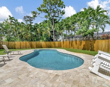 804 Foxpointe Circle - Photo Thumbnail 36
