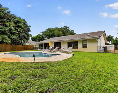 804 Foxpointe Circle - Photo Thumbnail 62