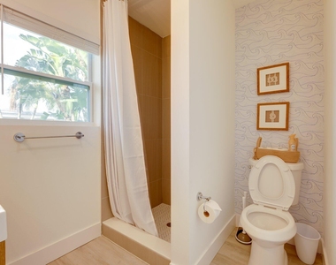 526 Eastwind Drive - Photo Thumbnail 15