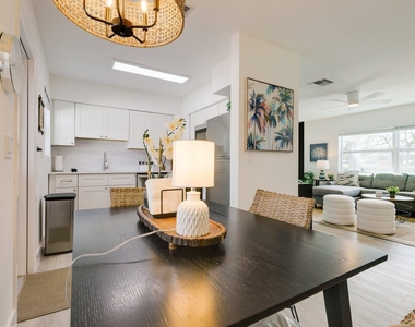 526 Eastwind Drive - Photo Thumbnail 12
