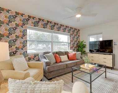 524 Eastwind Drive - Photo Thumbnail 13