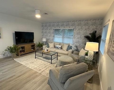 522 Eastwind Drive - Photo Thumbnail 2