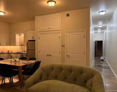 125 Main Street - Photo Thumbnail 13