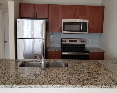 909 Reinli St - Photo Thumbnail 2