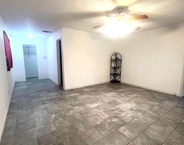 10515 Sagewind Drive - Photo Thumbnail 18
