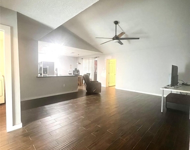 10515 Sagewind Drive - Photo Thumbnail 4