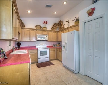 3120 Meandering Way - Photo Thumbnail 16