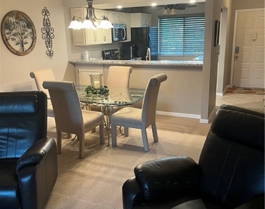 13094 Cross Creek Court - Photo Thumbnail 7