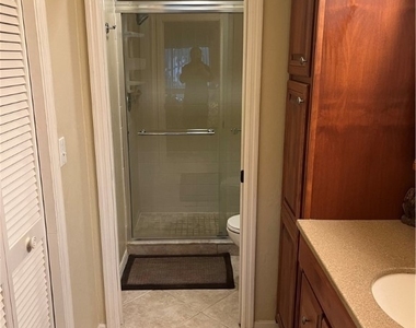 13094 Cross Creek Court - Photo Thumbnail 16