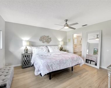 15400 Cedarwood Lane - Photo Thumbnail 8