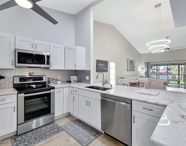 15400 Cedarwood Lane - Photo Thumbnail 4