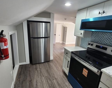 93 Hughes - Photo Thumbnail 5
