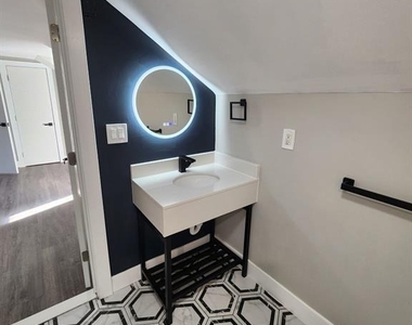 93 Hughes - Photo Thumbnail 9