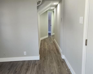 93 Hughes - Photo Thumbnail 2