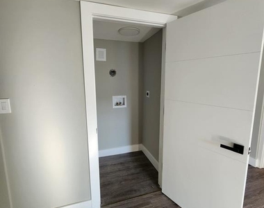 93 Hughes - Photo Thumbnail 6