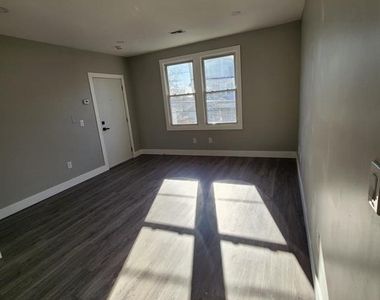 93 Hughes - Photo Thumbnail 2