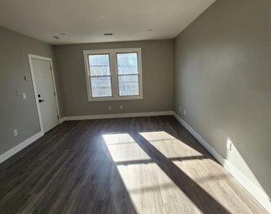 93 Hughes - Photo Thumbnail 1