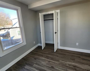 93 Hughes - Photo Thumbnail 11