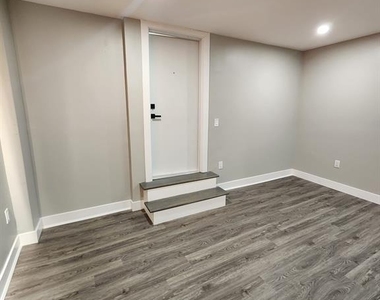 93 Hughes - Photo Thumbnail 1